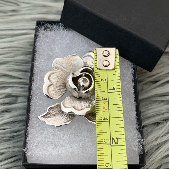 Vintage Rose Brooch - Picture 4 of 6